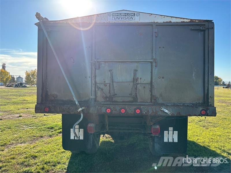 International Loadstar 1800 4x2 Grain Truck Camiones para granja y transporte de granos