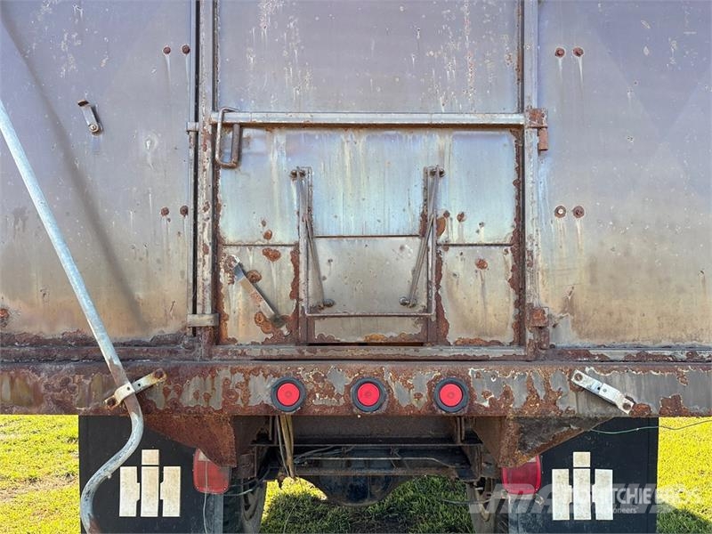 International Loadstar 1800 4x2 Grain Truck Camiones para granja y transporte de granos