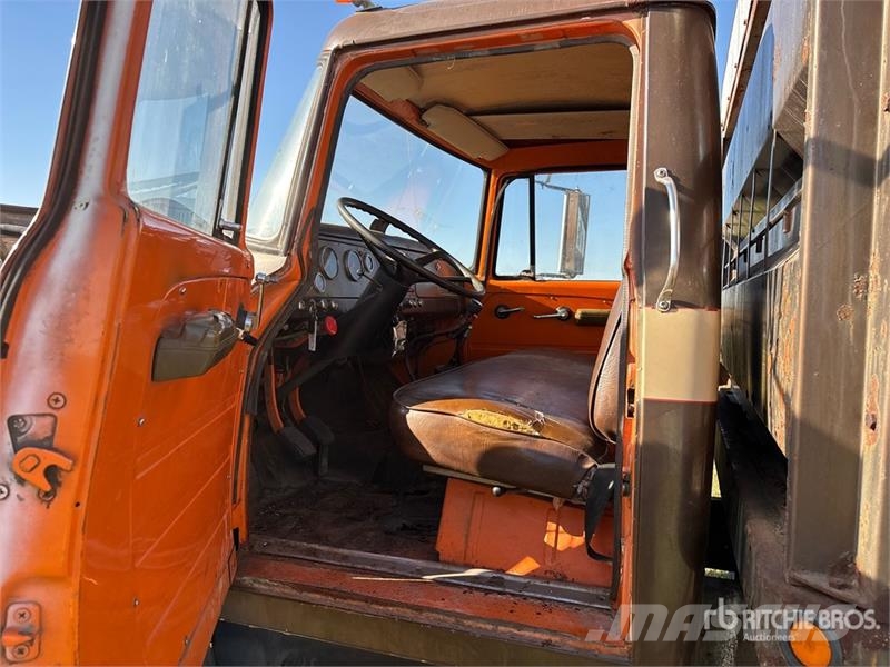 International Loadstar 1800 4x2 Grain Truck Camiones para granja y transporte de granos