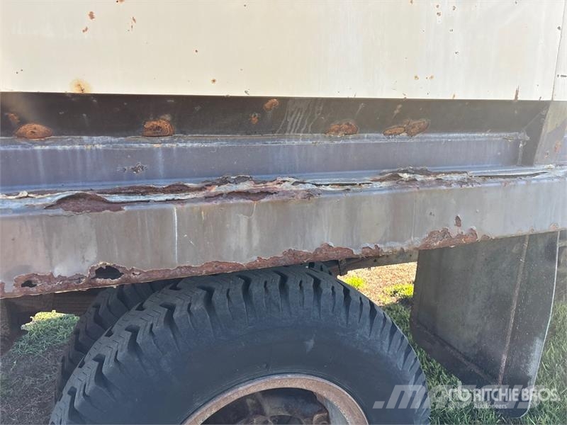 International Loadstar 1800 4x2 Grain Truck Camiones para granja y transporte de granos
