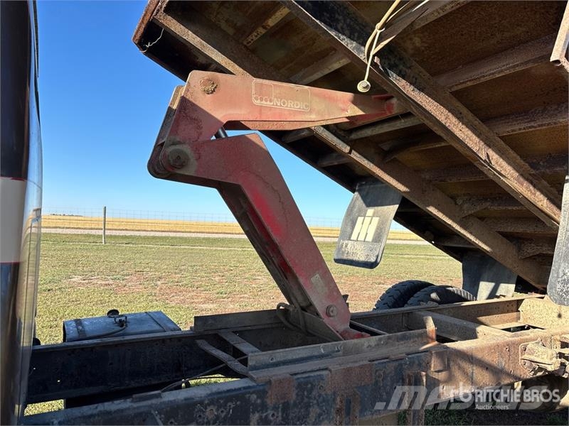 International Loadstar 1800 4x2 Grain Truck Camiones para granja y transporte de granos