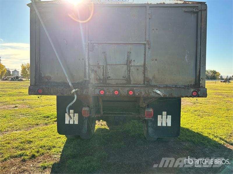 International Loadstar 1800 4x2 Grain Truck Getreidekipper