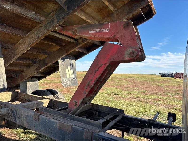 International Loadstar 1800 4x2 Grain Truck Camiones para granja y transporte de granos