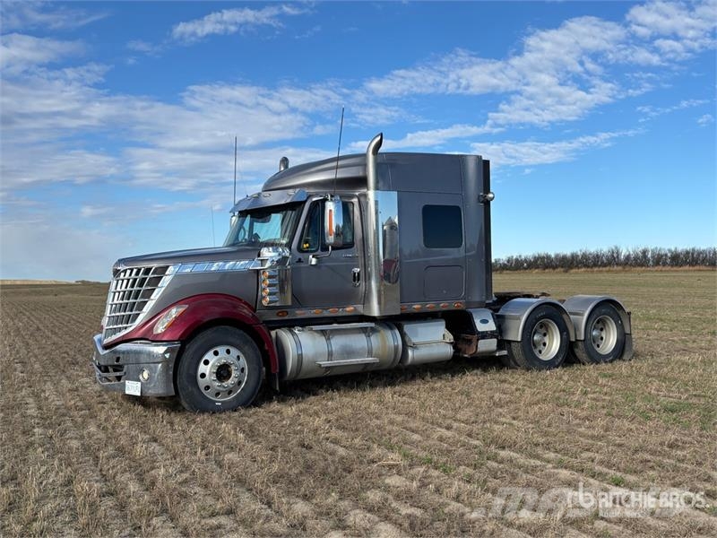 International Lonestar SFA T/A Sleeper Truck Tractor Тягачі