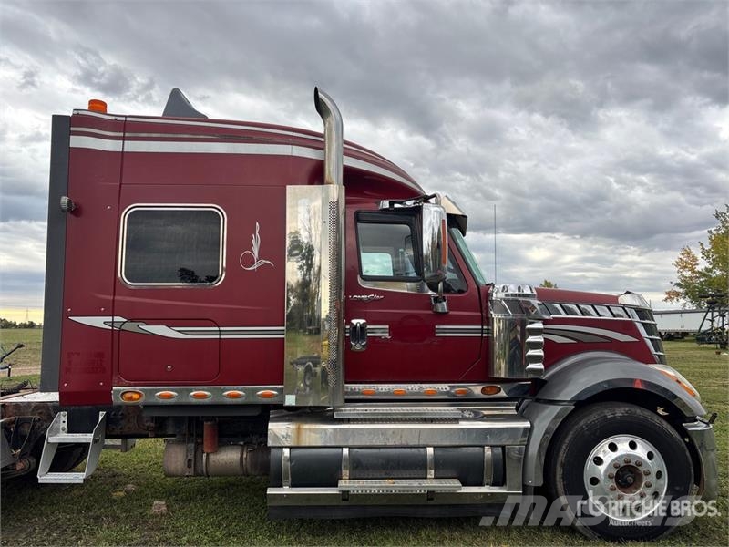 International Lonestar SFA 6x4 T/A Sleeper Truck Tractor Trækkere