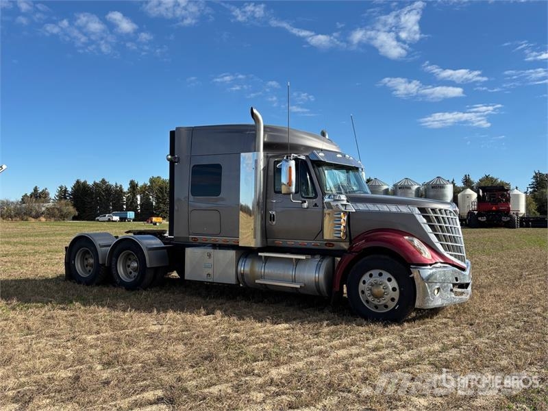 International Lonestar SFA T/A Sleeper Truck Tractor Тягачі