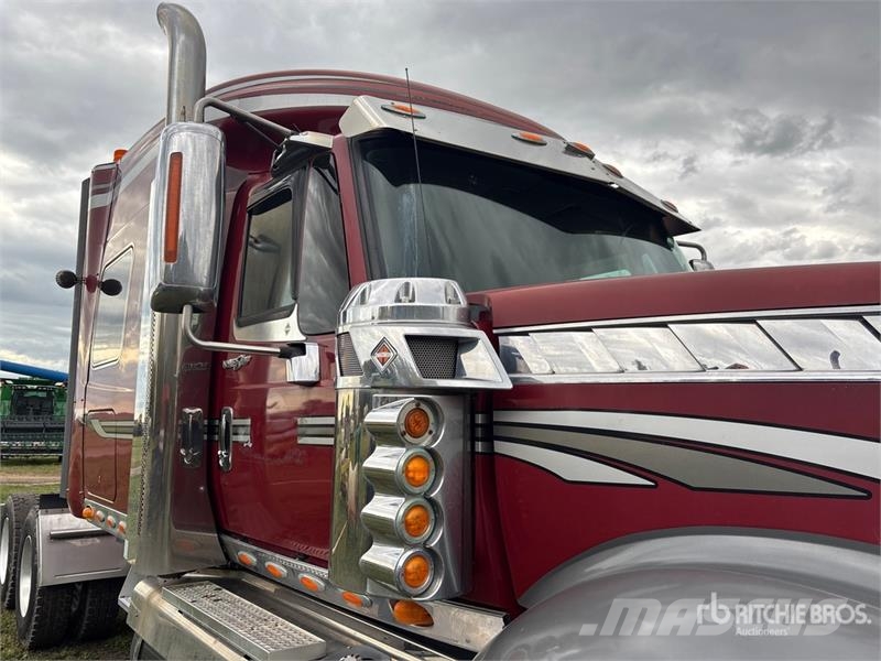 International Lonestar SFA 6x4 T/A Sleeper Truck Tractor Trækkere