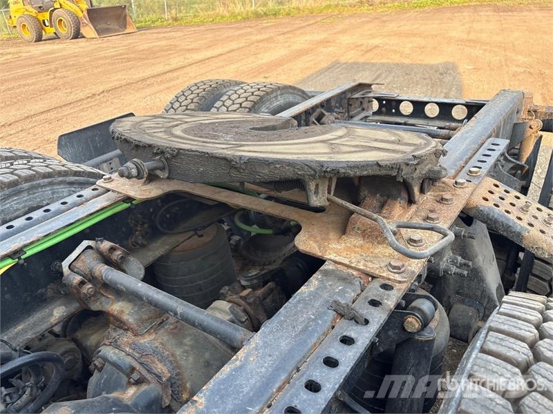 International LT625 Truck Tractor Units