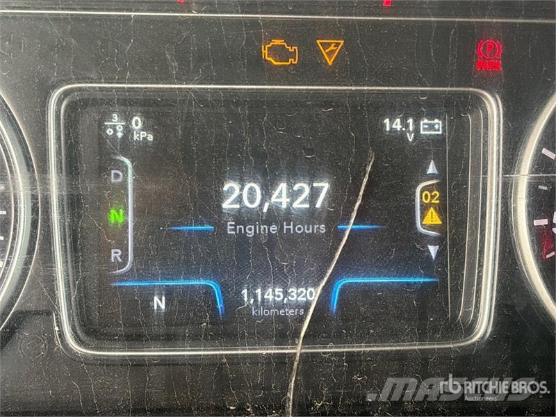 International LT625 Седельные тягачи
