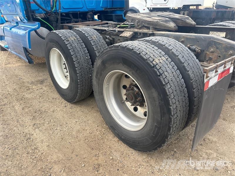 International LT625 Седельные тягачи