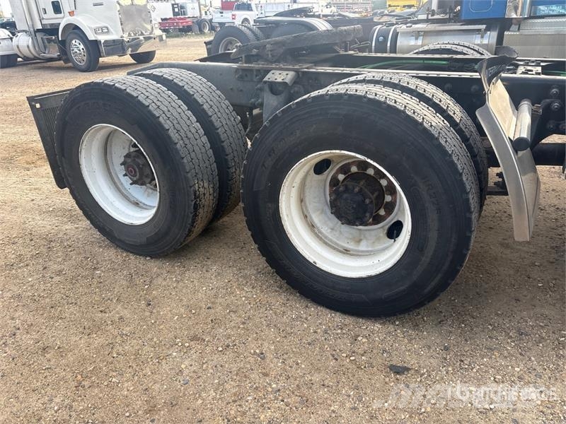 International LT625 Седельные тягачи
