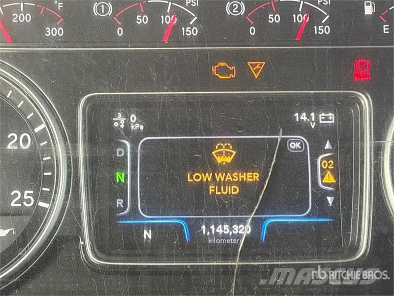 International LT625 Седельные тягачи