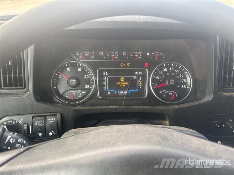 International LT625 Седельные тягачи