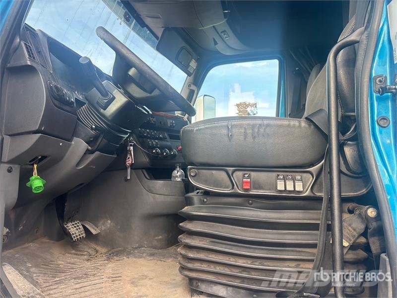 International LT625 Седельные тягачи