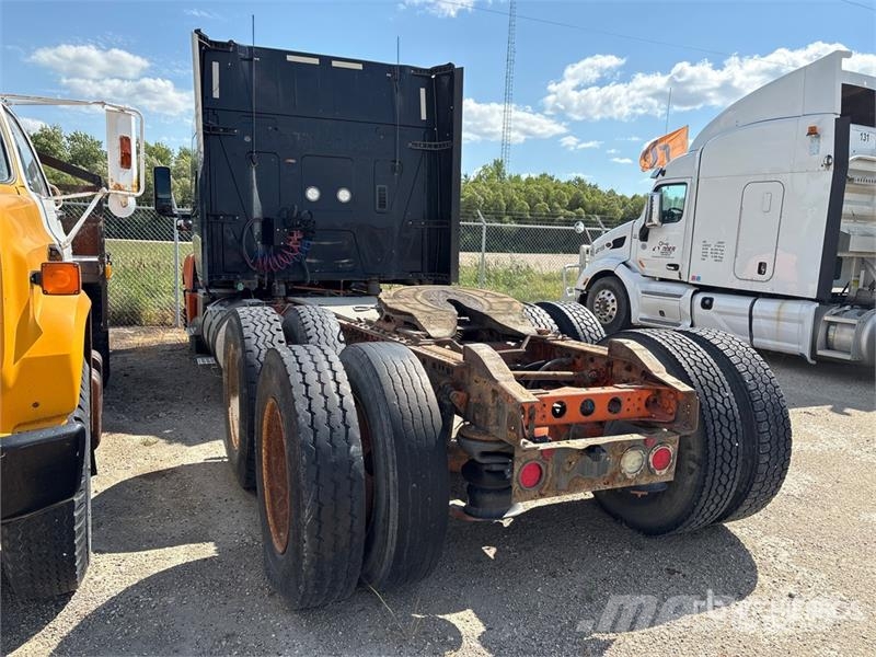 International LT625 Prime Movers