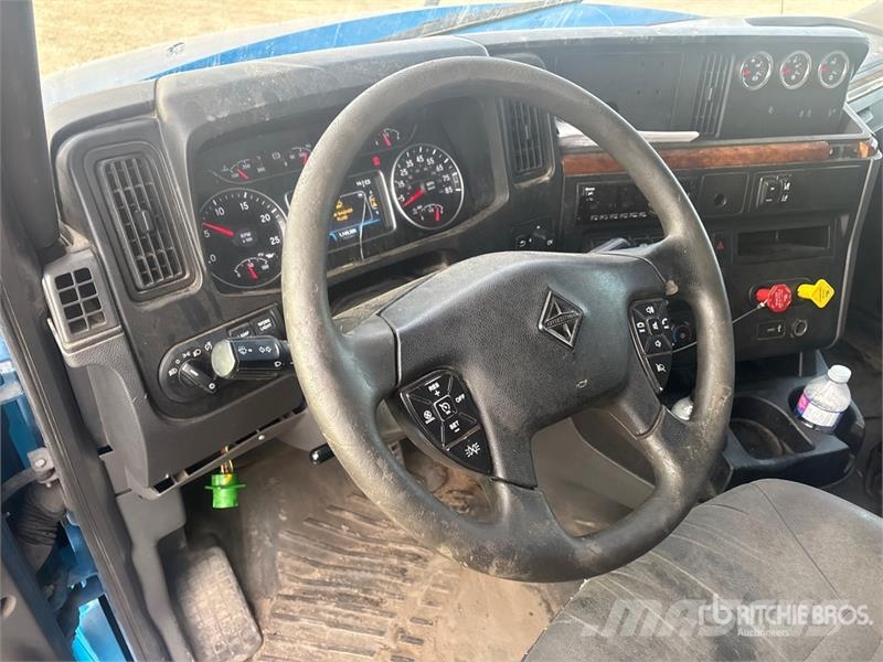 International LT625 Седельные тягачи