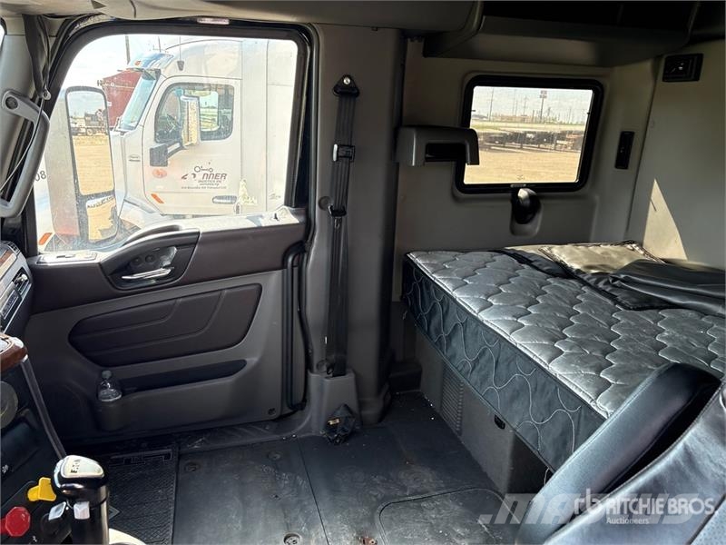 International LT625 Prime Movers