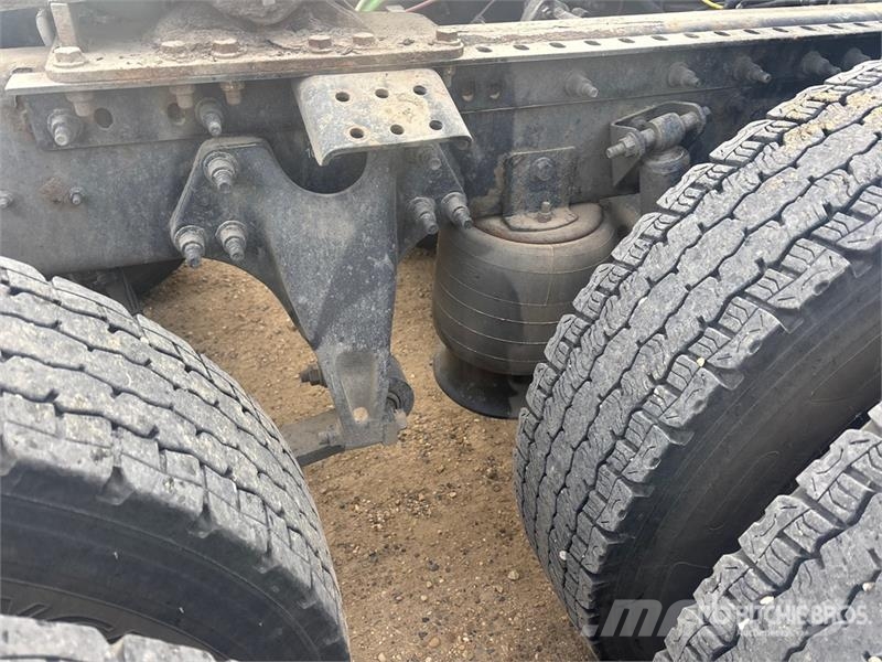 International LT625 Седельные тягачи