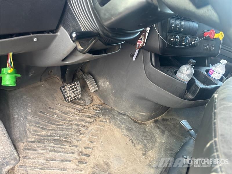 International LT625 Седельные тягачи