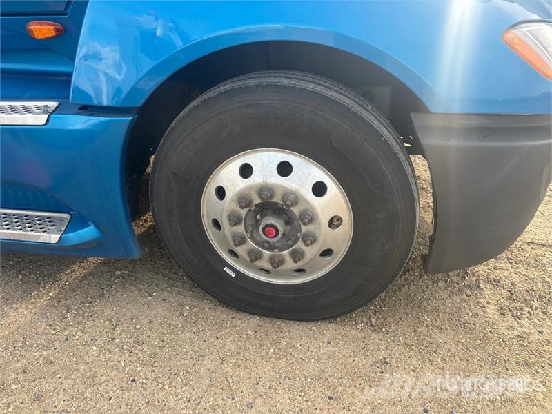 International LT625 Седельные тягачи