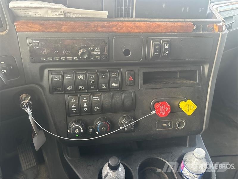 International LT625 Седельные тягачи