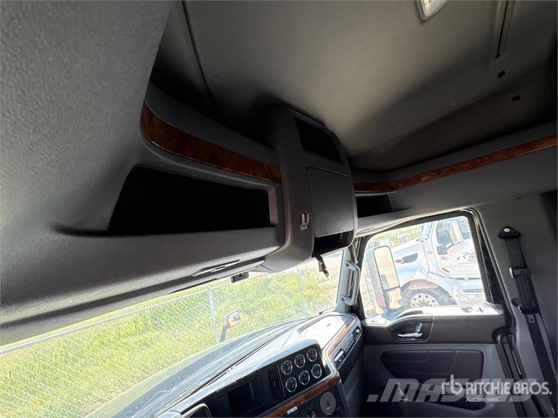 International LT625 Prime Movers