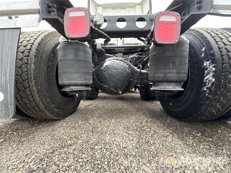 International LT625 Cabezas tractoras