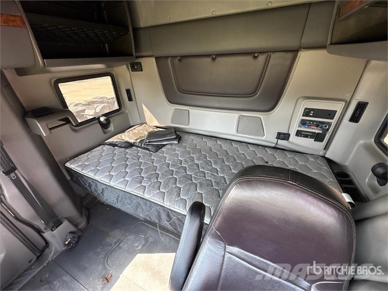 International LT625 Prime Movers