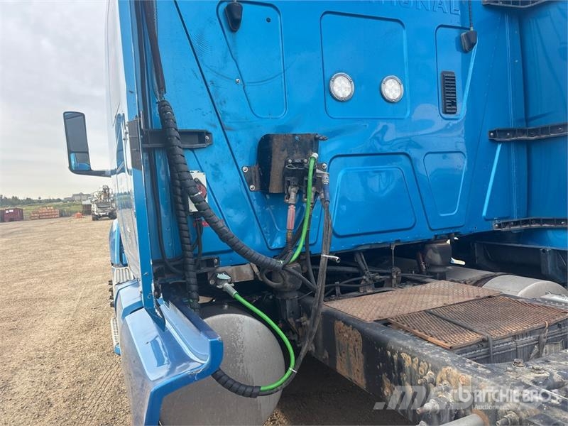International LT625 Седельные тягачи