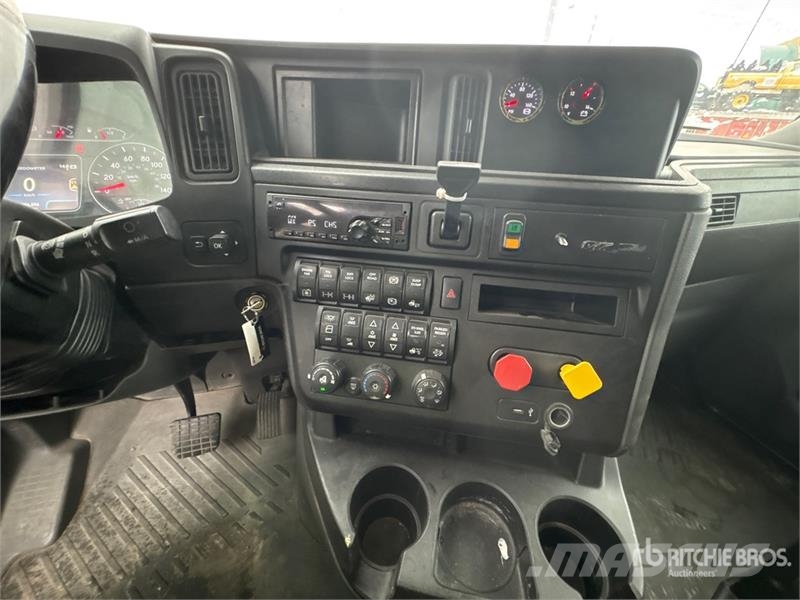International LT625 Cabezas tractoras
