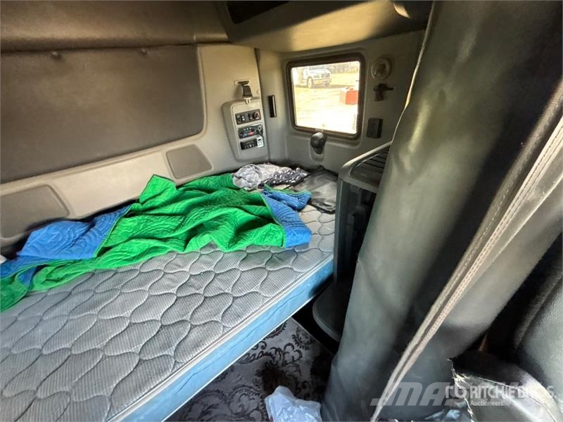 International LT625 Тягачі