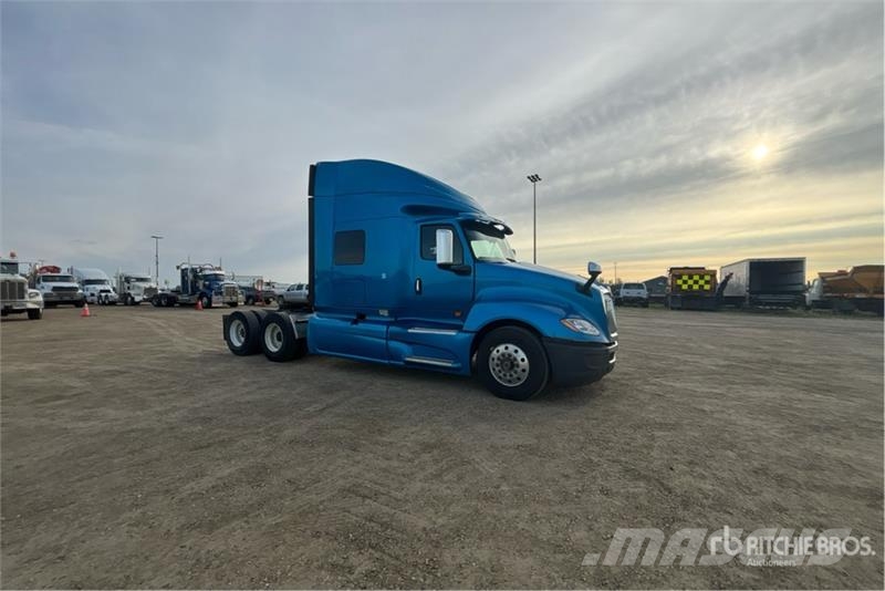 International LT625 Седельные тягачи