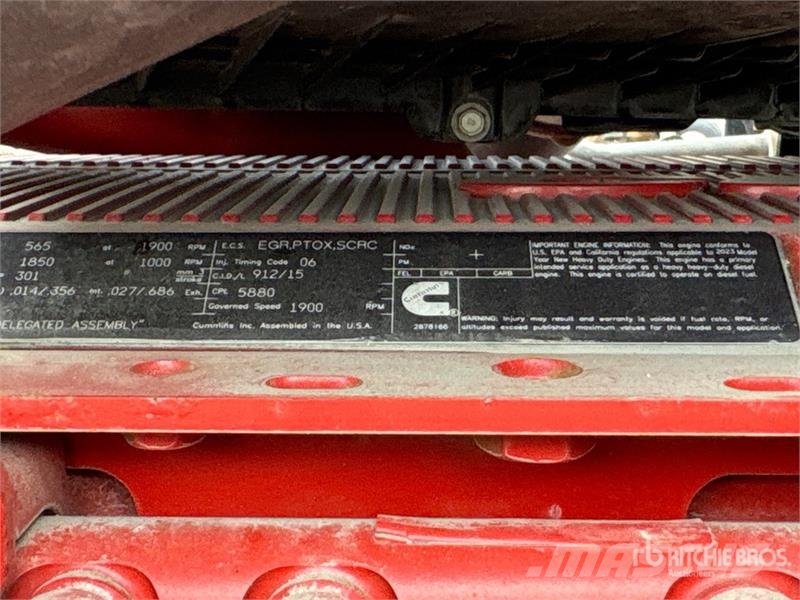 International LT625 6x4 T/A Day Cab Truck Tractor Trekkvogner