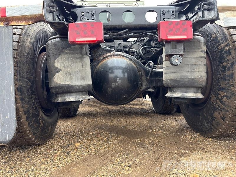 International LT625 6x4 T/A Day Cab Truck Tractor Motrici e Trattori Stradali