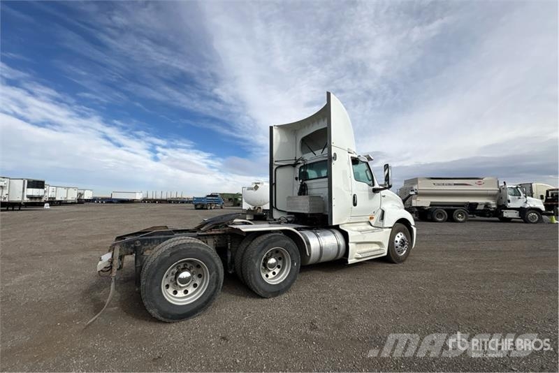 International LT625 6x4 T/A Day Cab Truck Tractor Sattelzugmaschinen