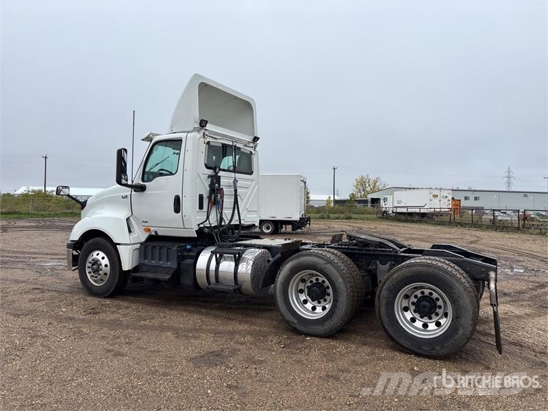 International LT625 6x4 T/A Day Cab Truck Tractor Motrici e Trattori Stradali