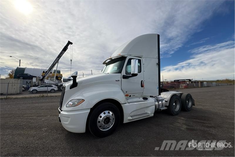 International LT625 6x4 T/A Day Cab Truck Tractor Sattelzugmaschinen