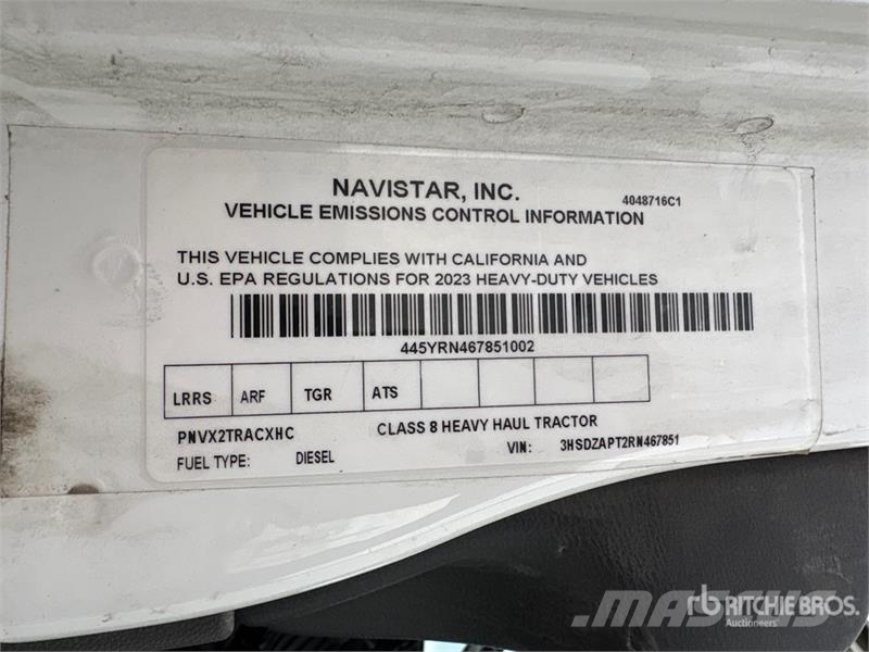 International LT625 6x4 T/A Day Cab Truck Tractor Trekkvogner