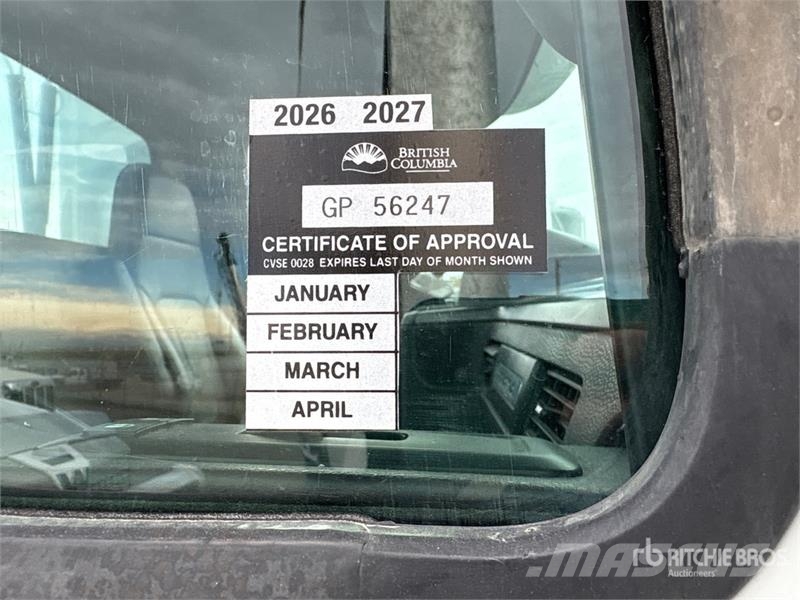 International LT625 6x4 T/A Day Cab Truck Tractor Trekkvogner