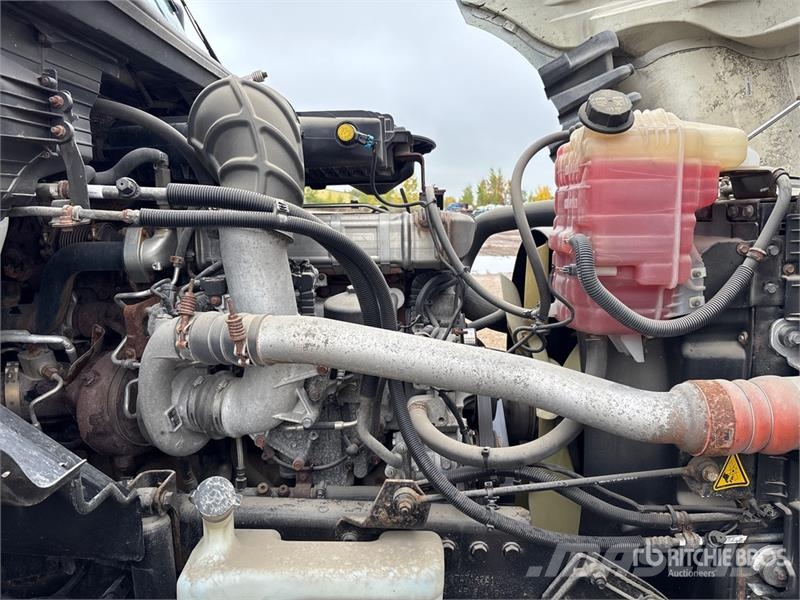 International LT625 6x4 T/A Day Cab Truck Tractor Motrici e Trattori Stradali