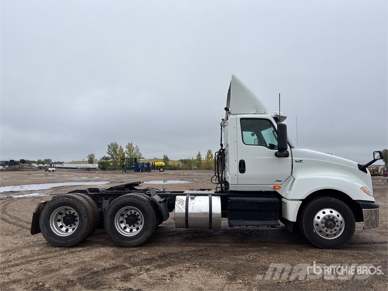 International LT625 6x4 T/A Day Cab Truck Tractor Motrici e Trattori Stradali
