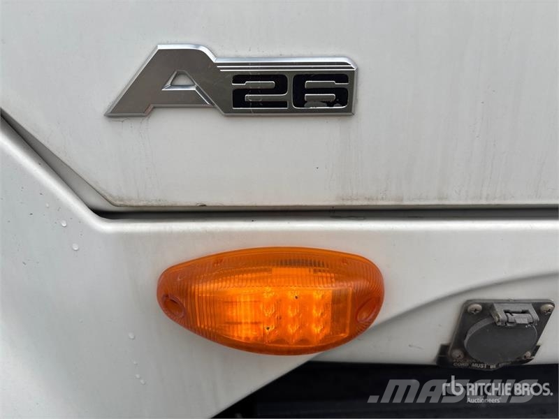 International LT625 6x4 T/A Day Cab Truck Tractor Motrici e Trattori Stradali