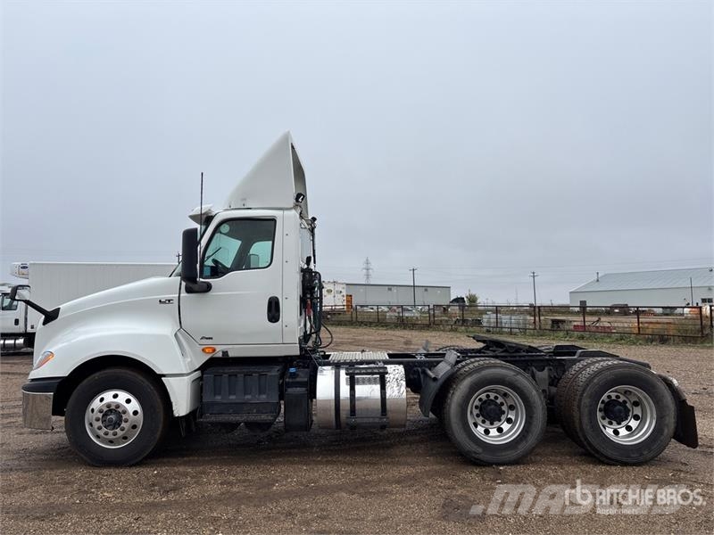 International LT625 6x4 T/A Day Cab Truck Tractor Motrici e Trattori Stradali