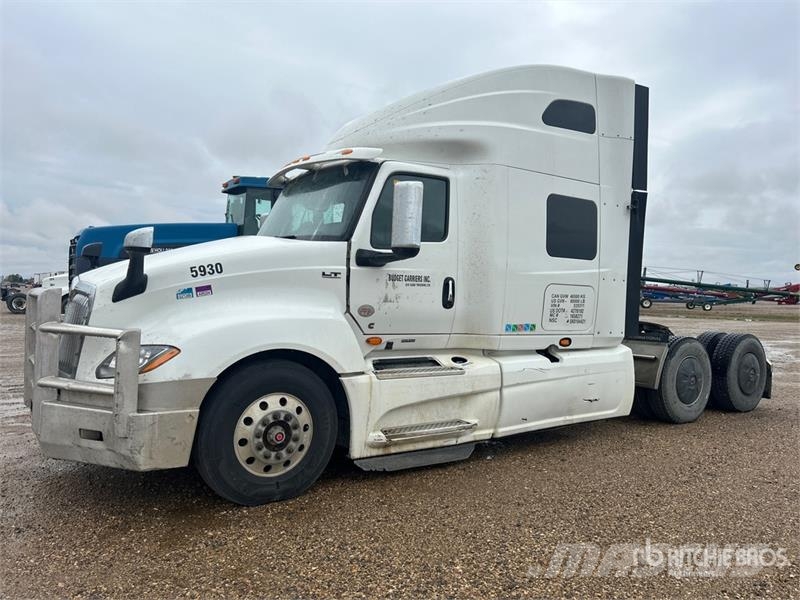 International LT62F 6x4 T/A Sleeper Truck Tractor (Inoperable) Влекачи