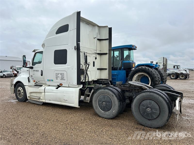 International LT62F 6x4 T/A Sleeper Truck Tractor (Inoperable) Влекачи