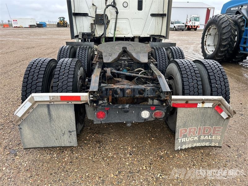 International LT62F 6x4 T/A Sleeper Truck Tractor (Inoperable) Влекачи