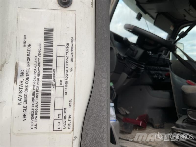 International LT62F S/A Sleeper Truck Tractor Truck Tractor Units
