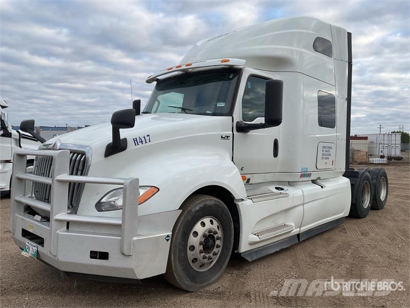 International LT62F S/A Sleeper Truck Tractor Truck Tractor Units