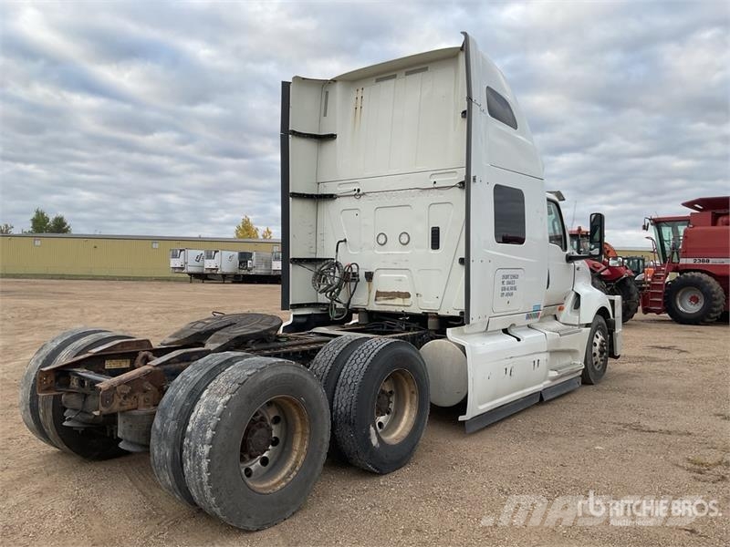 International LT62F S/A Sleeper Truck Tractor Truck Tractor Units