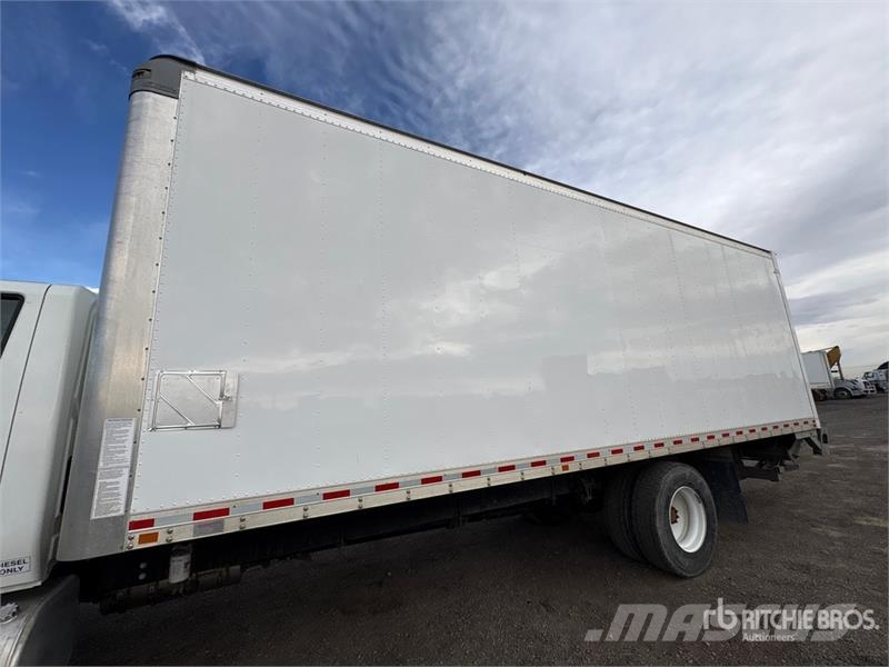 International MV 607 4x2 Freight Van Truck Furgons